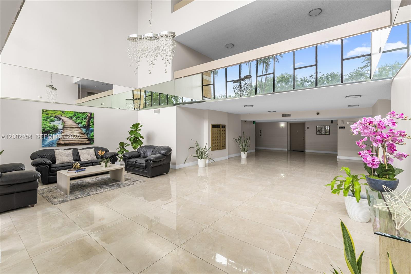 BLDG 5 OF COUNTRY CLUB AP - Residential