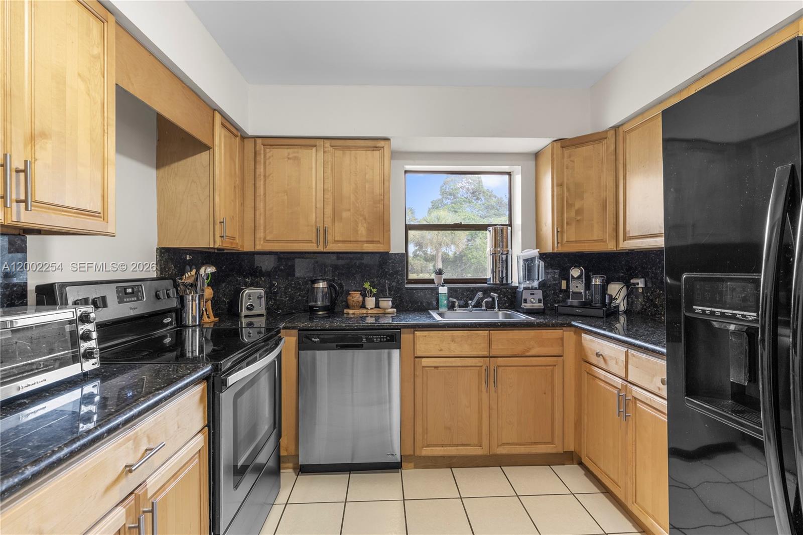 BLDG 5 OF COUNTRY CLUB AP - Residential