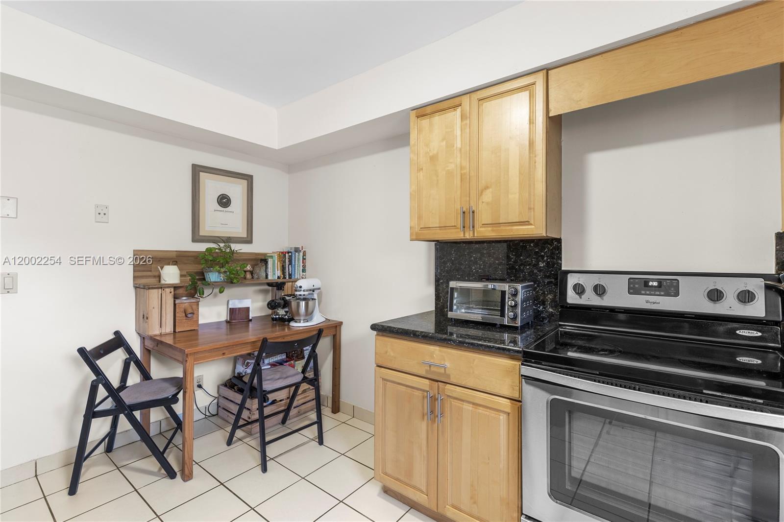 BLDG 5 OF COUNTRY CLUB AP - Residential