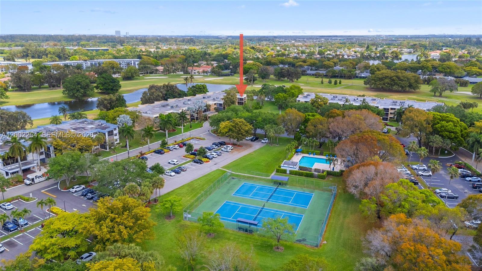 BLDG 5 OF COUNTRY CLUB AP - Residential