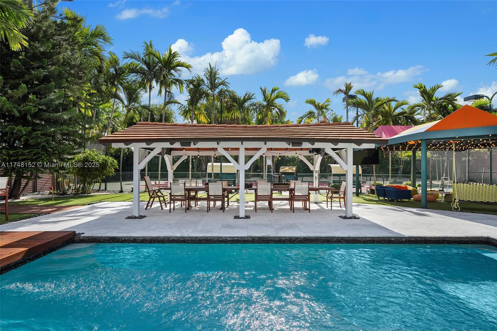 BAY POINT - Residential