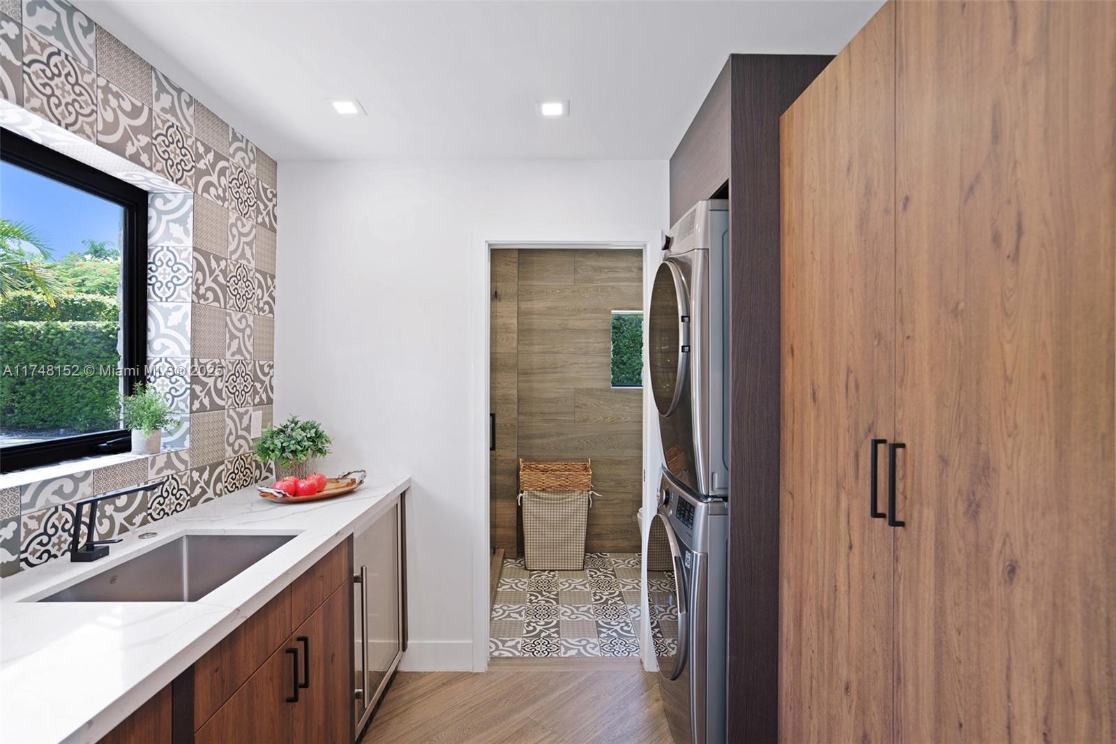 BAY POINT - Residential