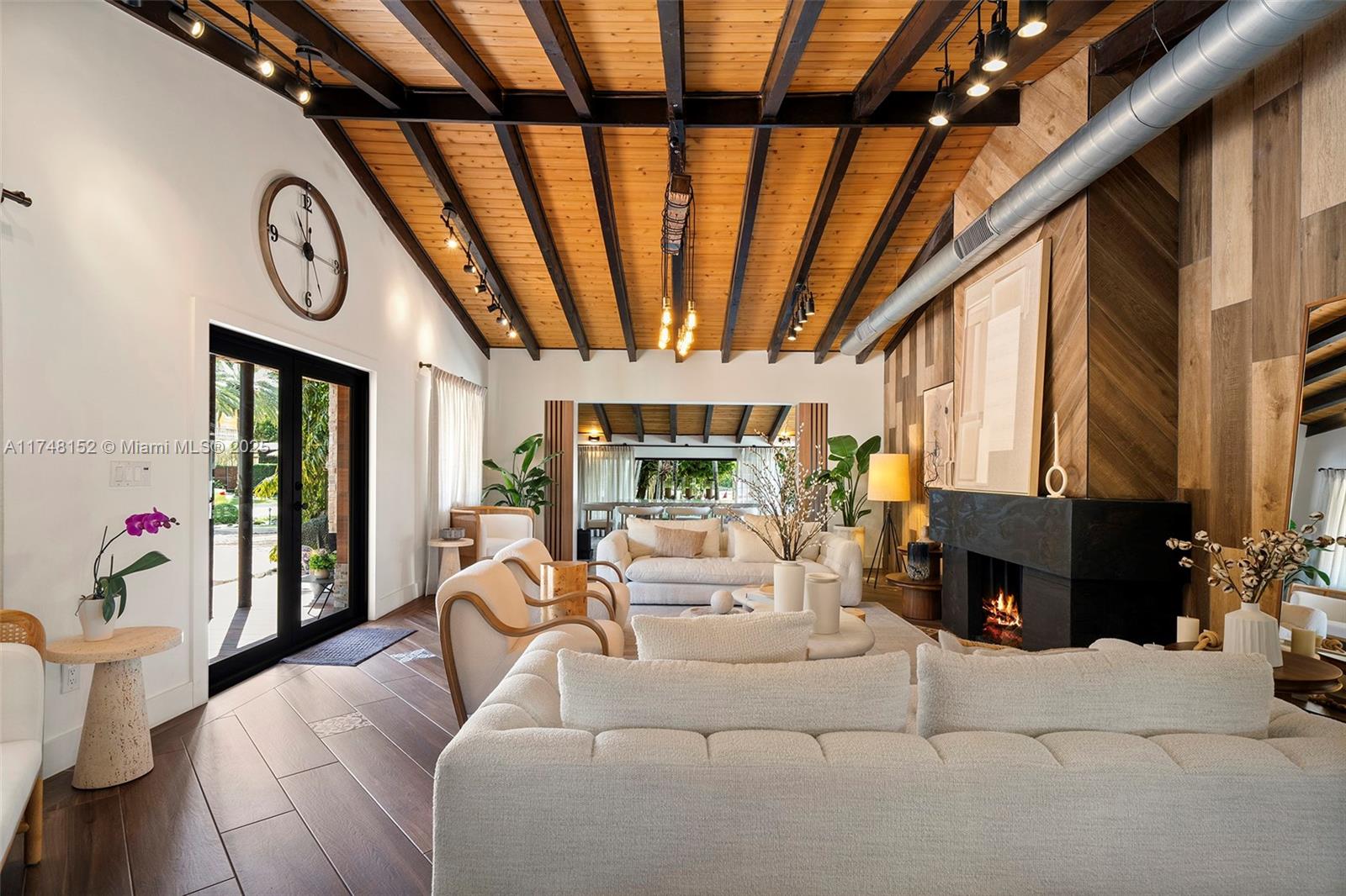 BAY POINT - Residential