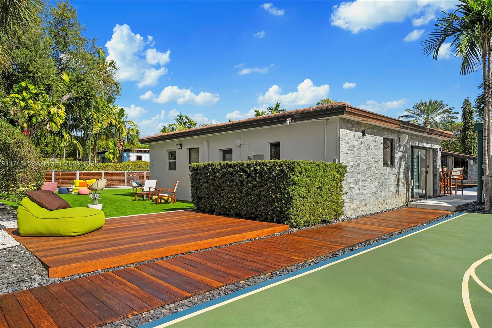BAY POINT - Residential