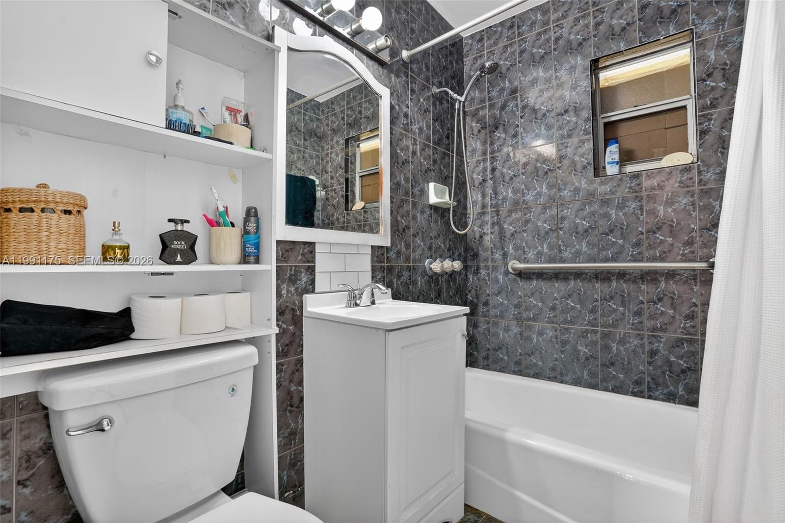 TROPICAL ESTATES 1ST ADDN - Residential