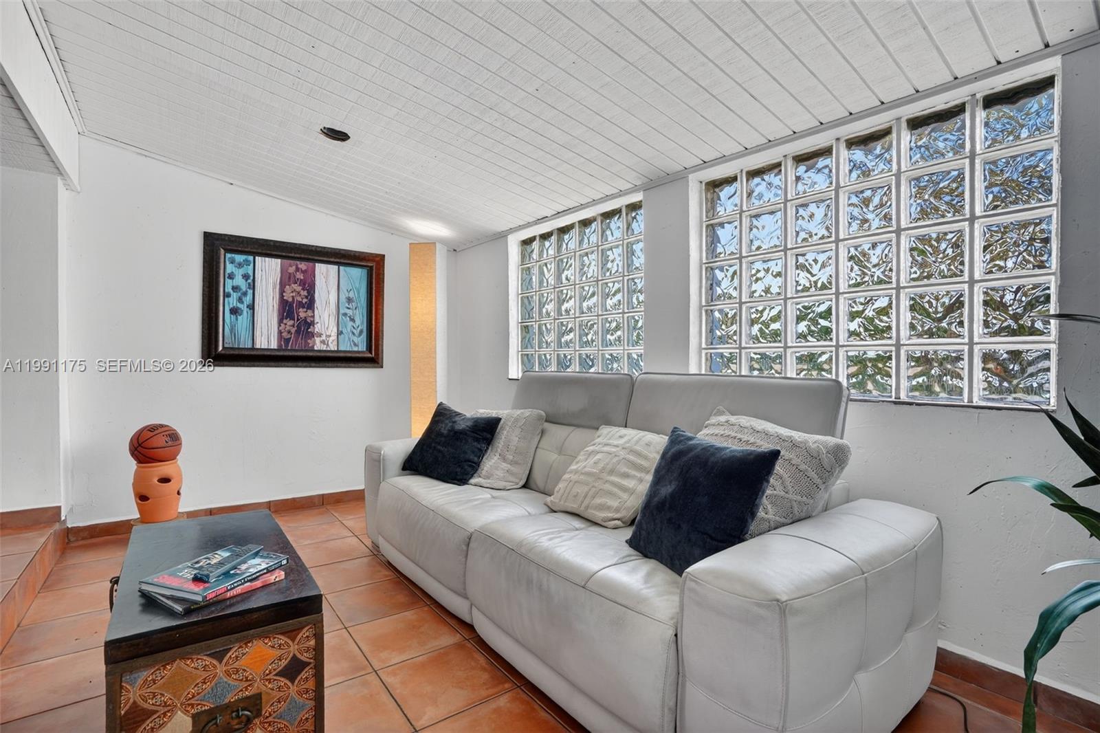 TROPICAL ESTATES 1ST ADDN - Residential