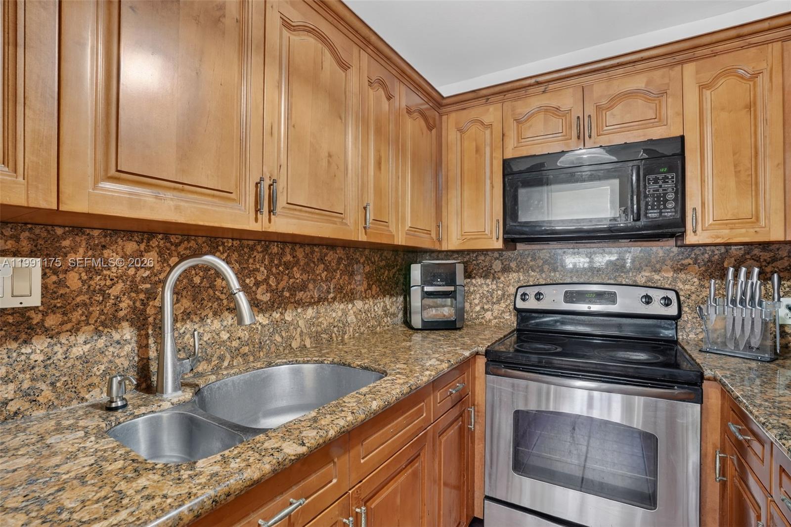 TROPICAL ESTATES 1ST ADDN - Residential