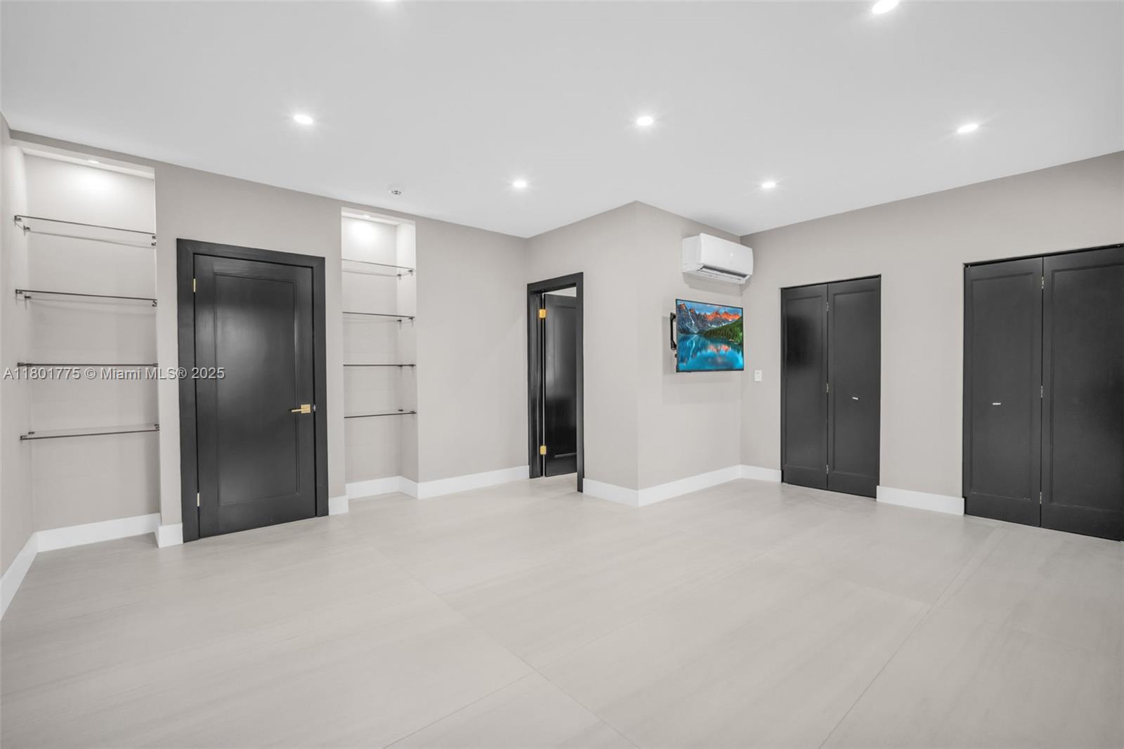 HOLLYWOOD HILLS NORTH SEC - Residential