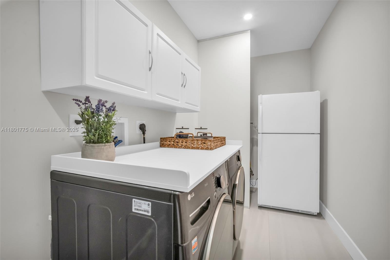 HOLLYWOOD HILLS NORTH SEC - Residential