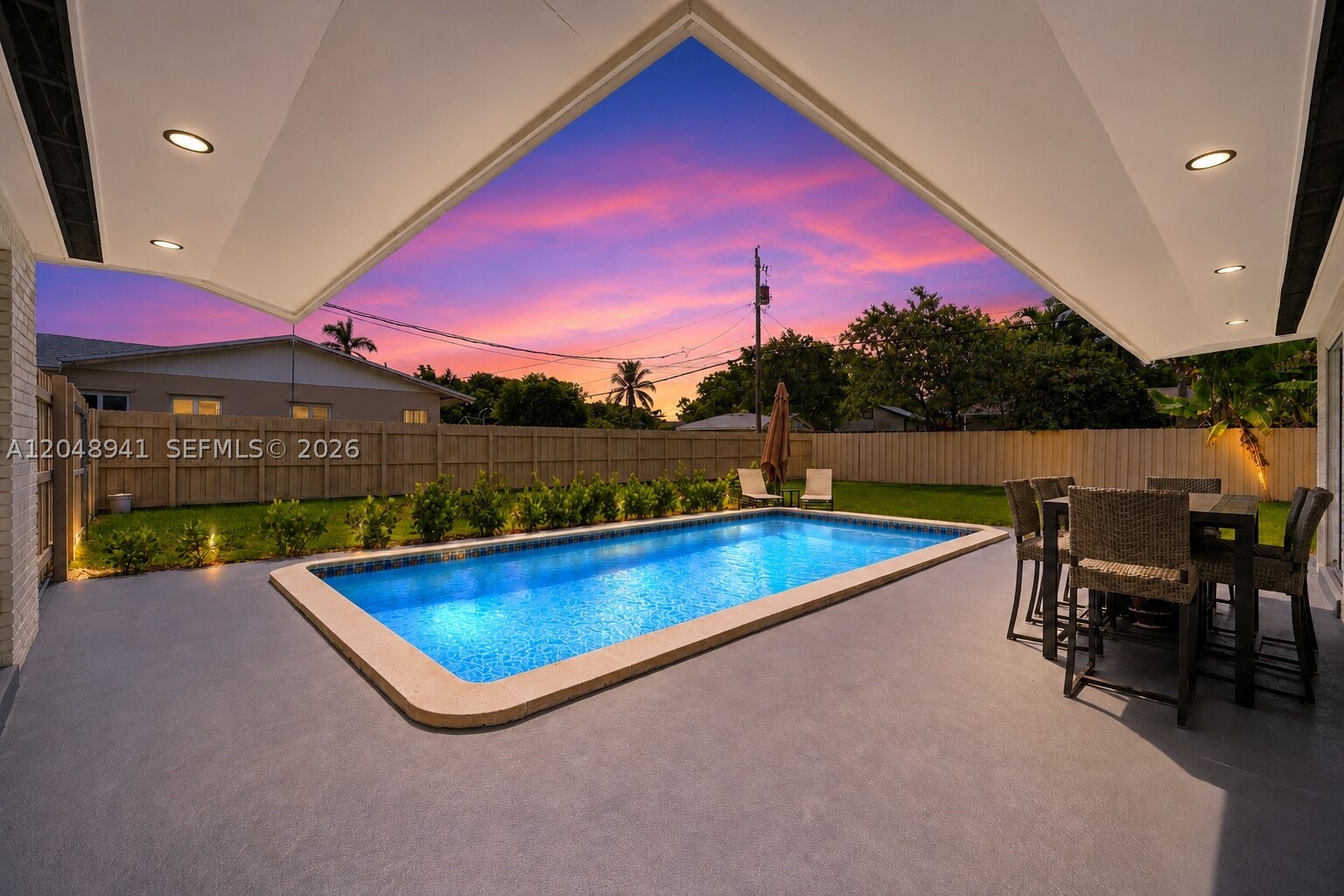 19225 Bel Aire Dr