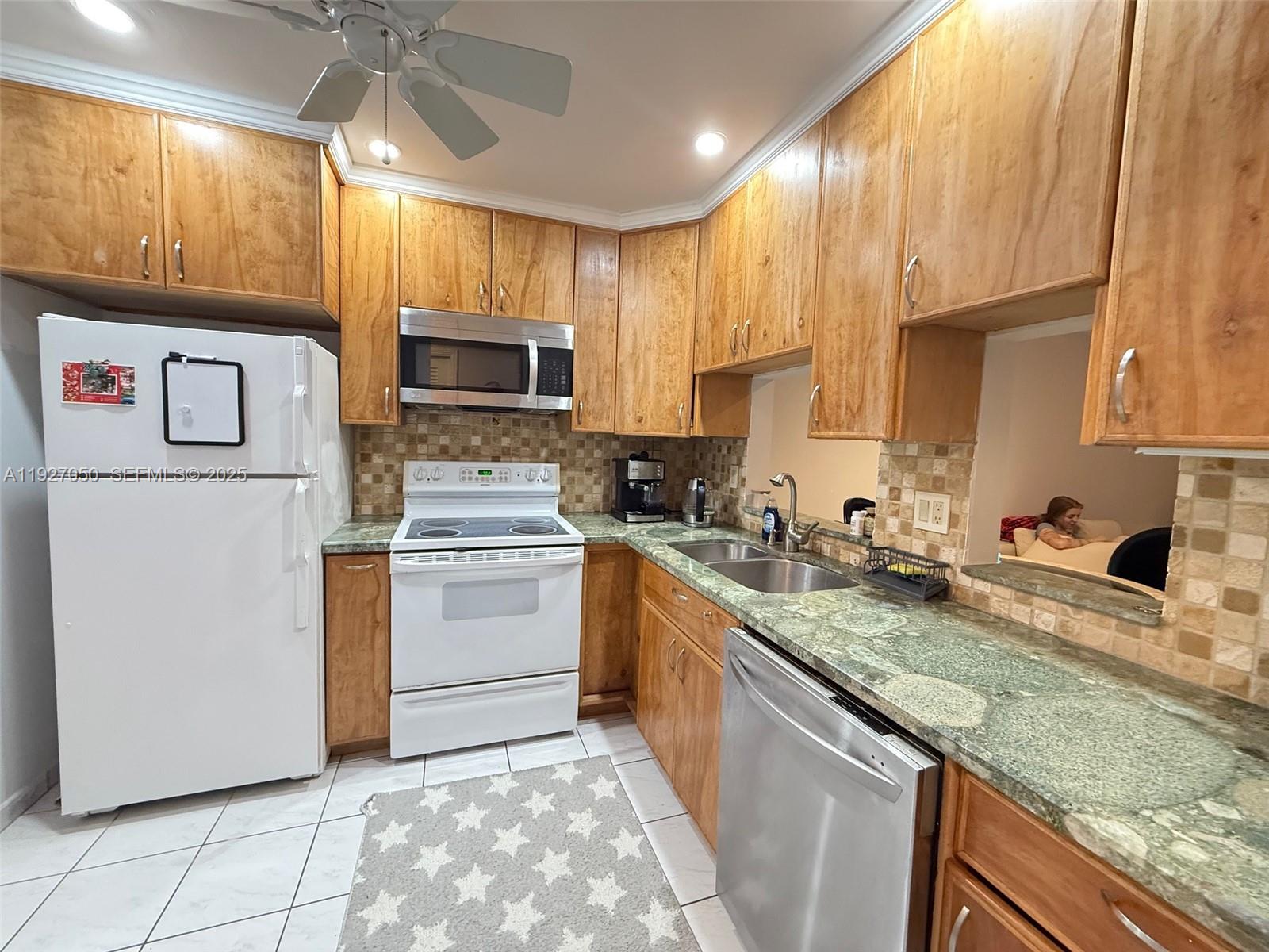 MEADOWBROOK TOWERS CONDO - Residential Lease