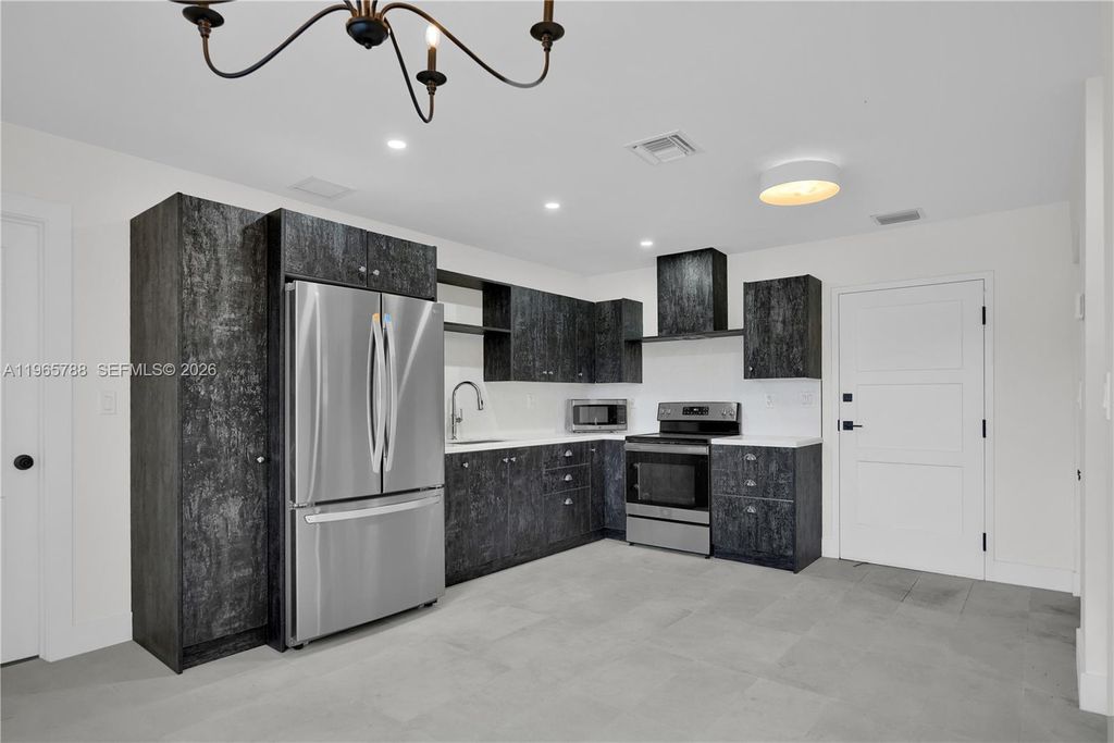 Photo of 5980 SW 40th Ave #C, Dania Beach, FL 33312 (MLS # A11965788)