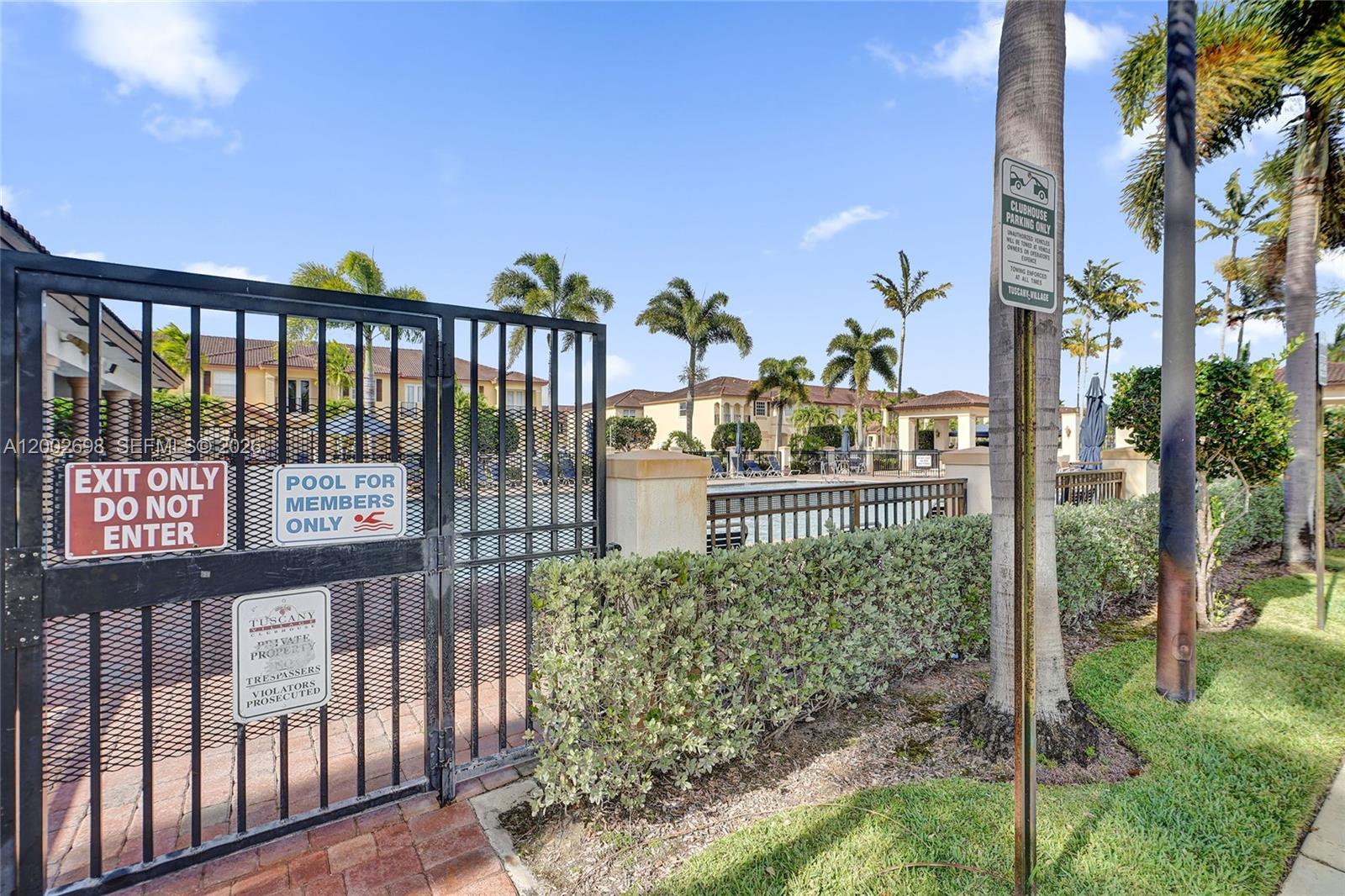 COURTS AT TUSCANY - Residential