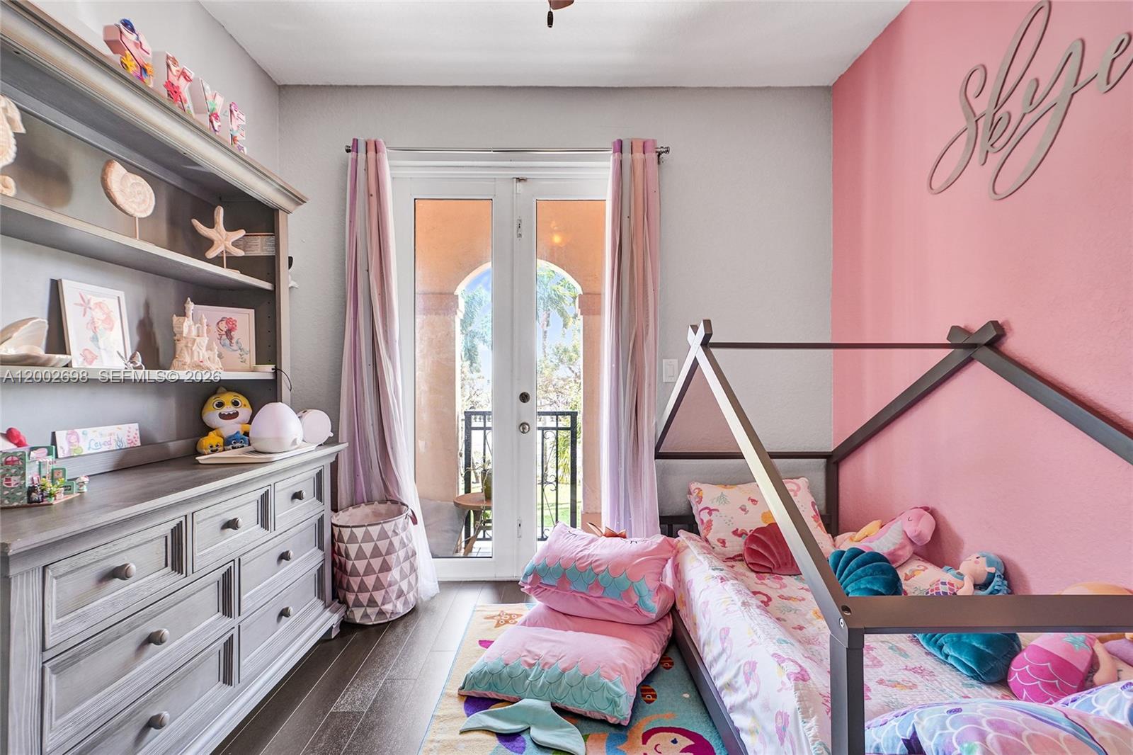 COURTS AT TUSCANY - Residential