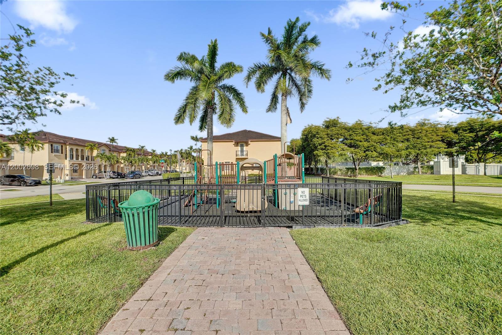 COURTS AT TUSCANY - Residential