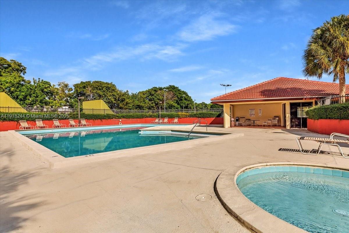 KENLAND BEND NORTH CONDO - Residential