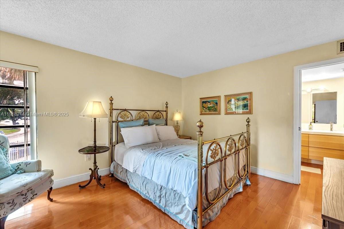 KENLAND BEND NORTH CONDO - Residential