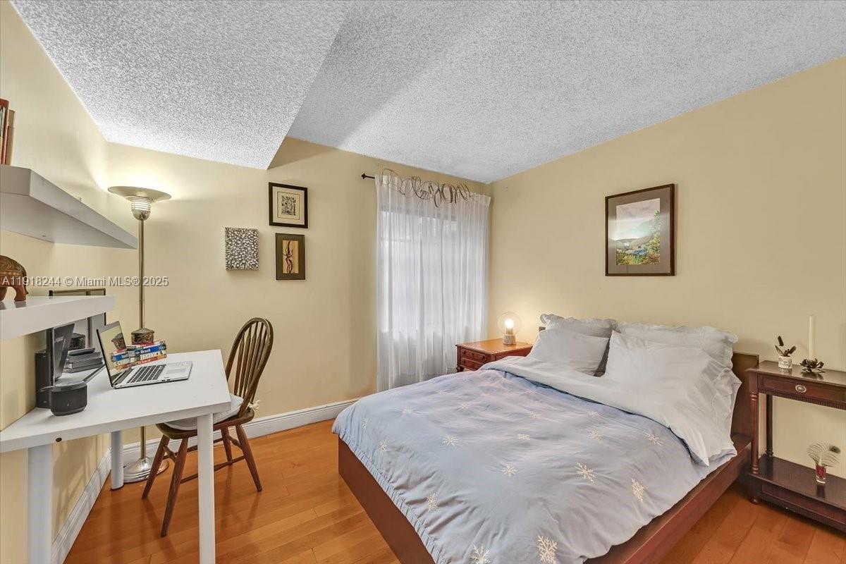 KENLAND BEND NORTH CONDO - Residential