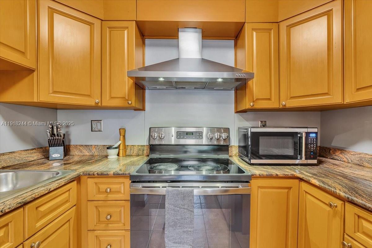 KENLAND BEND NORTH CONDO - Residential