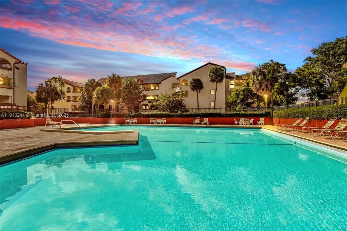 KENLAND BEND NORTH CONDO - Residential