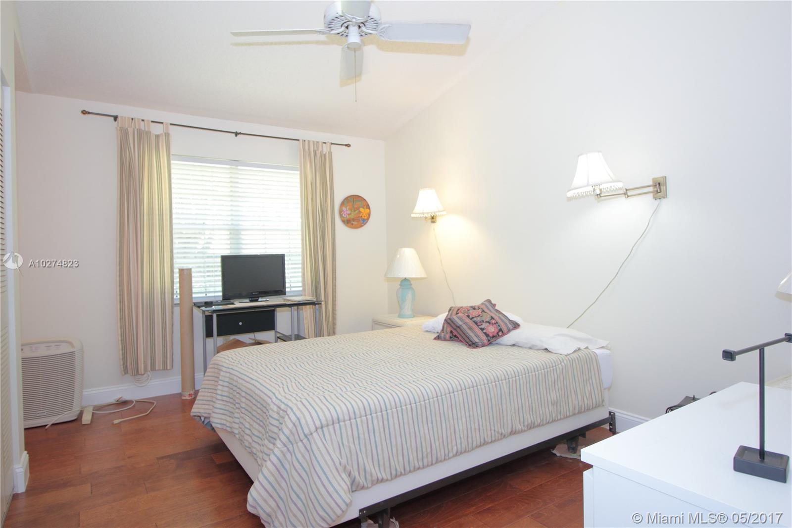 KINGS GRANT EAST - Residential