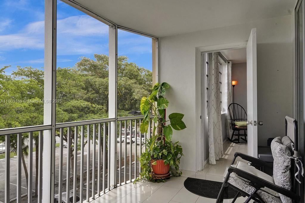 1780 Ne 191st St 409-2, Miami, Broward County, Florida - 2 Bedrooms  
2 Bathrooms - 