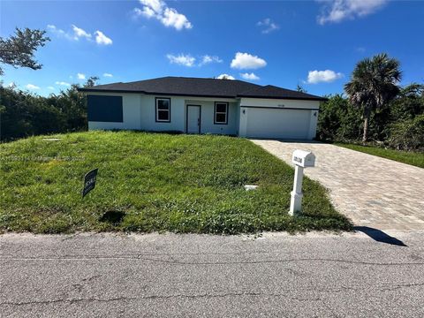 Photo of 10138 Wildcat St, Port Charlotte, FL 33981 (MLS # A11893114)