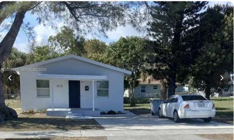 Photo of 1019 NW 4th Ave, Pompano Beach, FL 33060 (MLS # A12015255)