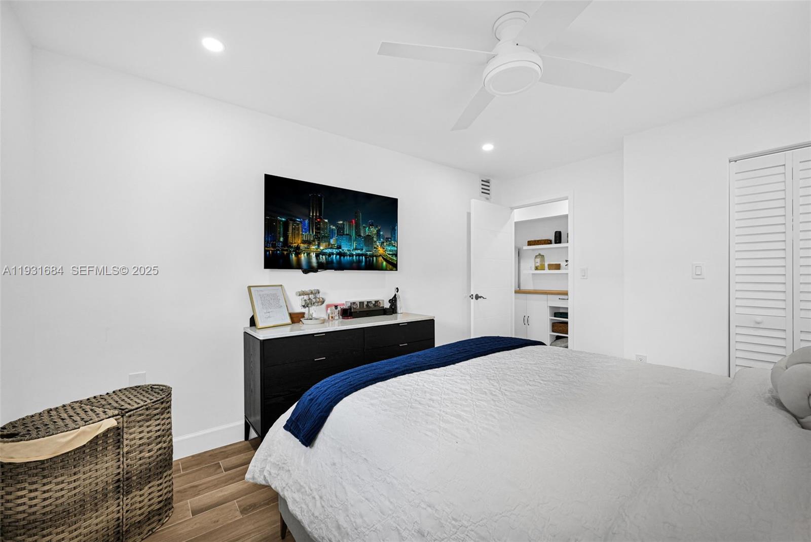 MONTEREY GARDENS OF PINEC - Residential