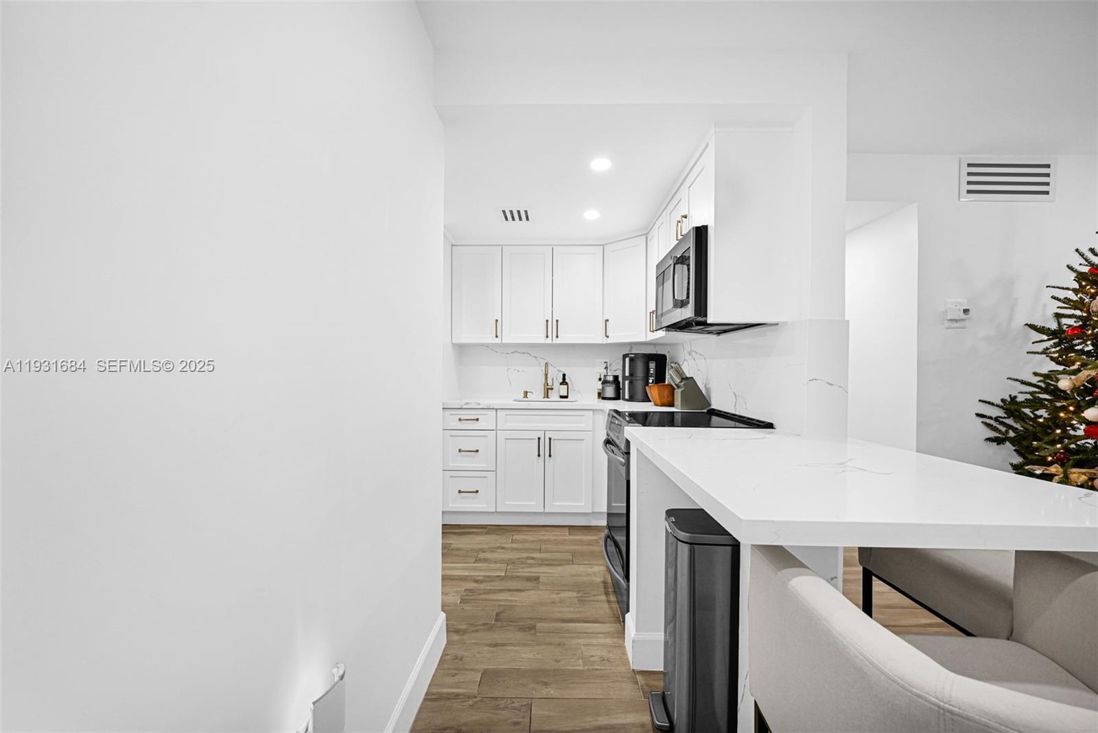 MONTEREY GARDENS OF PINEC - Residential