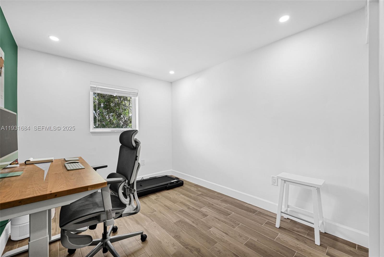 MONTEREY GARDENS OF PINEC - Residential