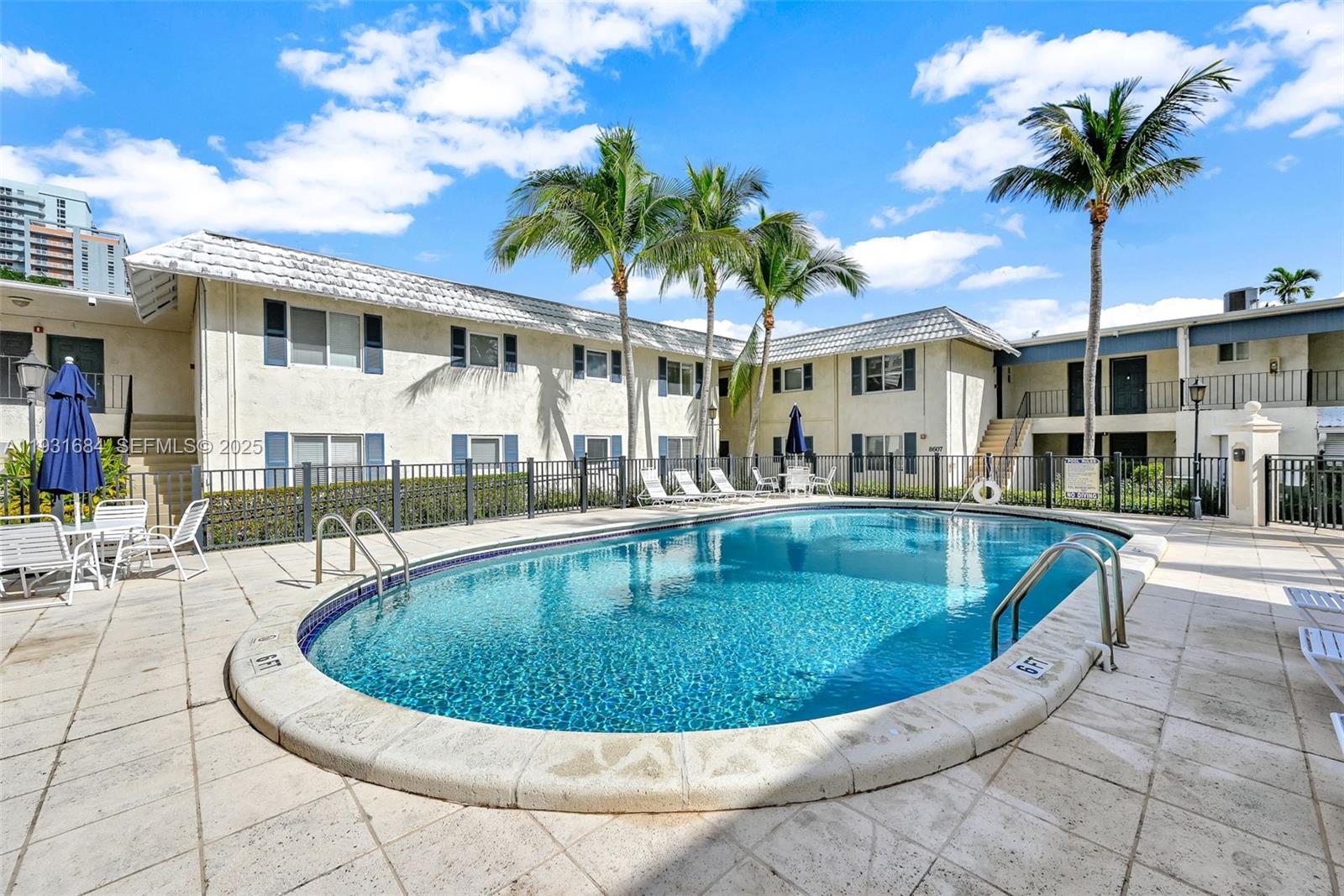 MONTEREY GARDENS OF PINEC - Residential