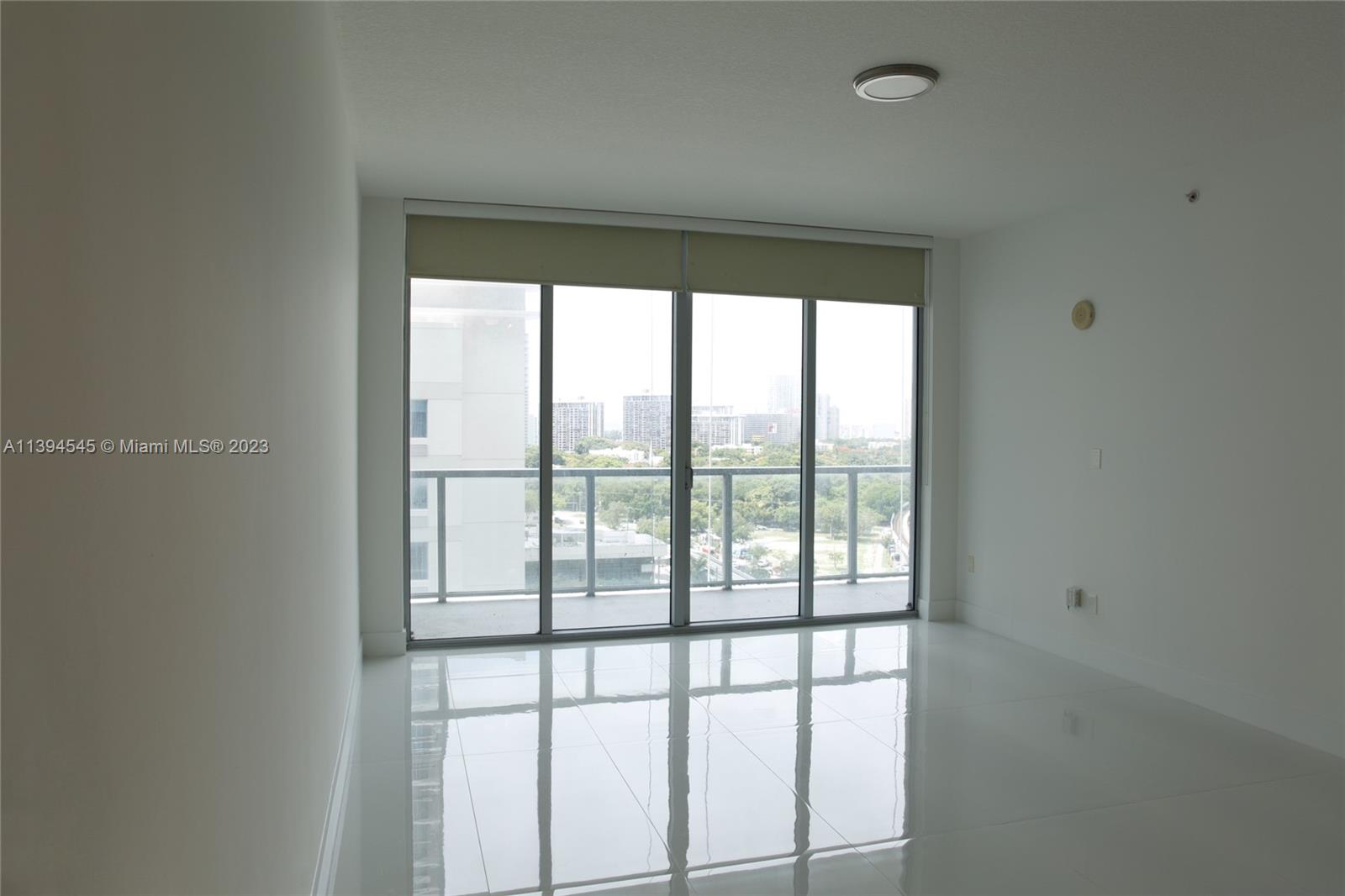 BRAND NEW PORCELAIN FLOORS THROUHGOUT THE UNIT, FRESHLY PAINTED AND UPGRADED 1 BED + 1 BATH UNIT AT THE AXIS AT BRICKELL BUILDING WITH AMAZING VIEWS . FLOOR TO CEILING IMPACT WINDOWS WITH PANORAMIC VIEWS OF THE BAY AND CITY. EUROPEAN-STYLE KITCHEN, STAINLESS STEEL APPLIANCES & IMPORTED GRANITE COUNTER TOPS. LARGE BATH WITH TUB & SHOWER. WASHER/DRYER IN UNIT. BEST AMENITIES IN BRICKELL. 2 INFINITY POOLS, BBQ AREA, JACUZZI, CHILDREN PLAY ROOM, MEDIA ROOM, STEAM ROOM, BUSINESS CENTER, GYM, VALET PARKING, CONCIERGE & SECURITY, COVER PARKING, 24HOUR VALET & CONCIERGE. EXCELLENT LOCATION! WALKING DISTANCE TO METRO-MOVER,BRICKELL CITY CENTER MARY BRICKELL VILLAGE RESTAURANTS, SUPERMARKETS, SHOPS AND MUCH MORE. IT WON'T LAST!