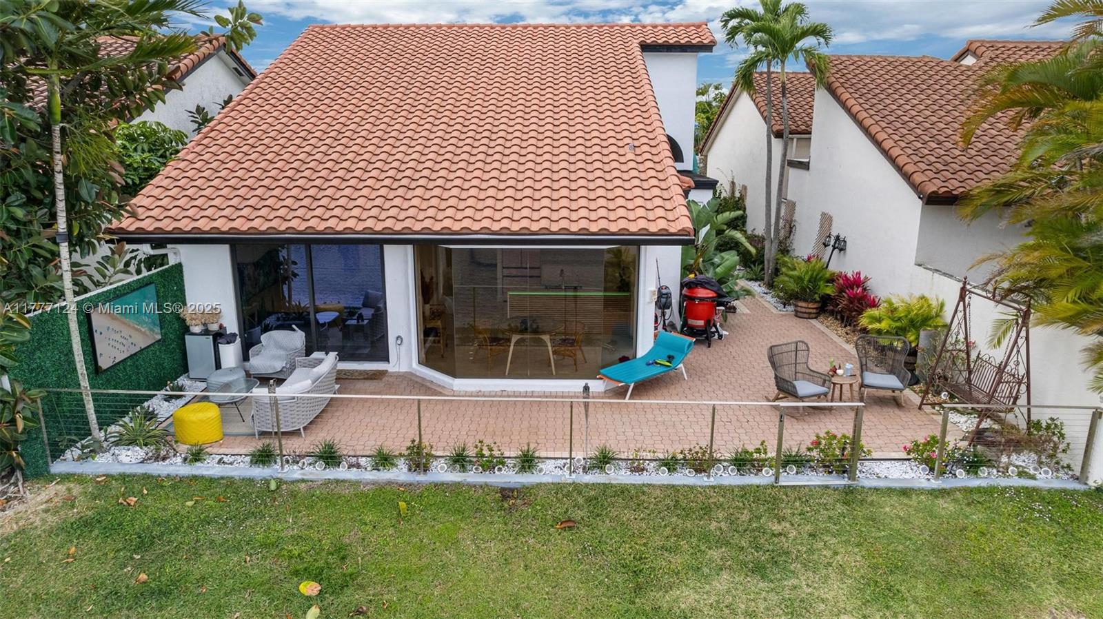 VILLA STEL - Residential Lease
