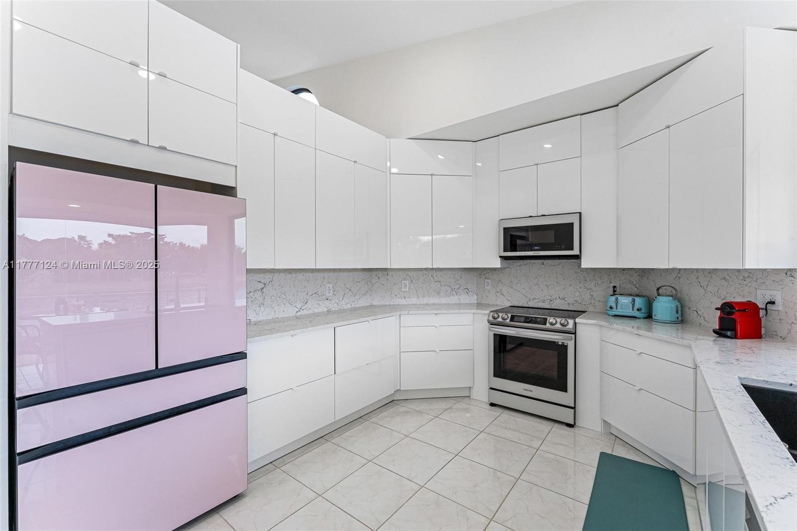VILLA STEL - Residential Lease