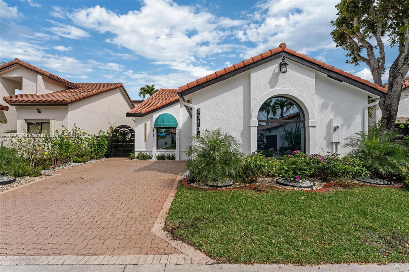 VILLA STEL - Residential Lease