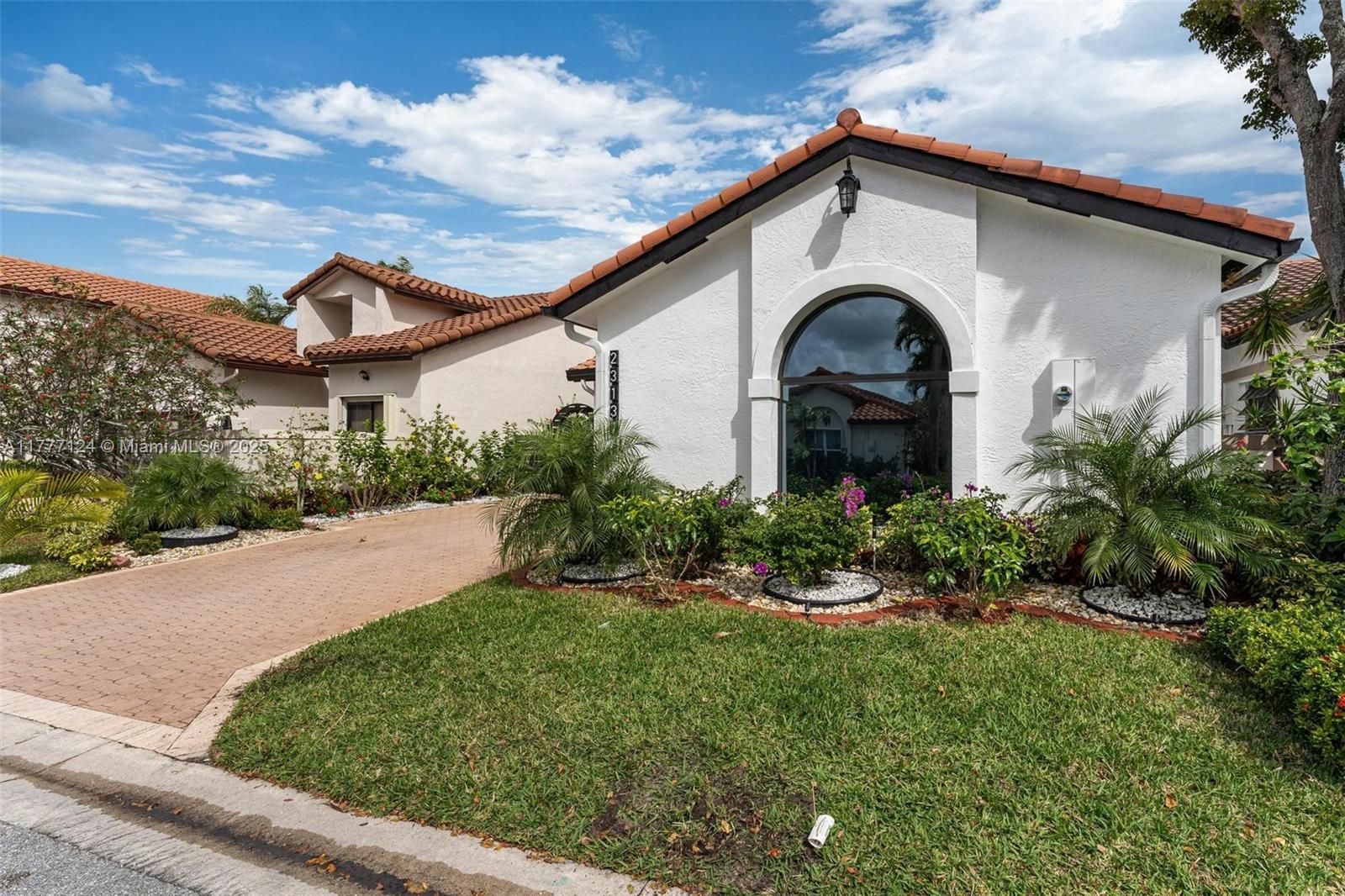 VILLA STEL - Residential Lease