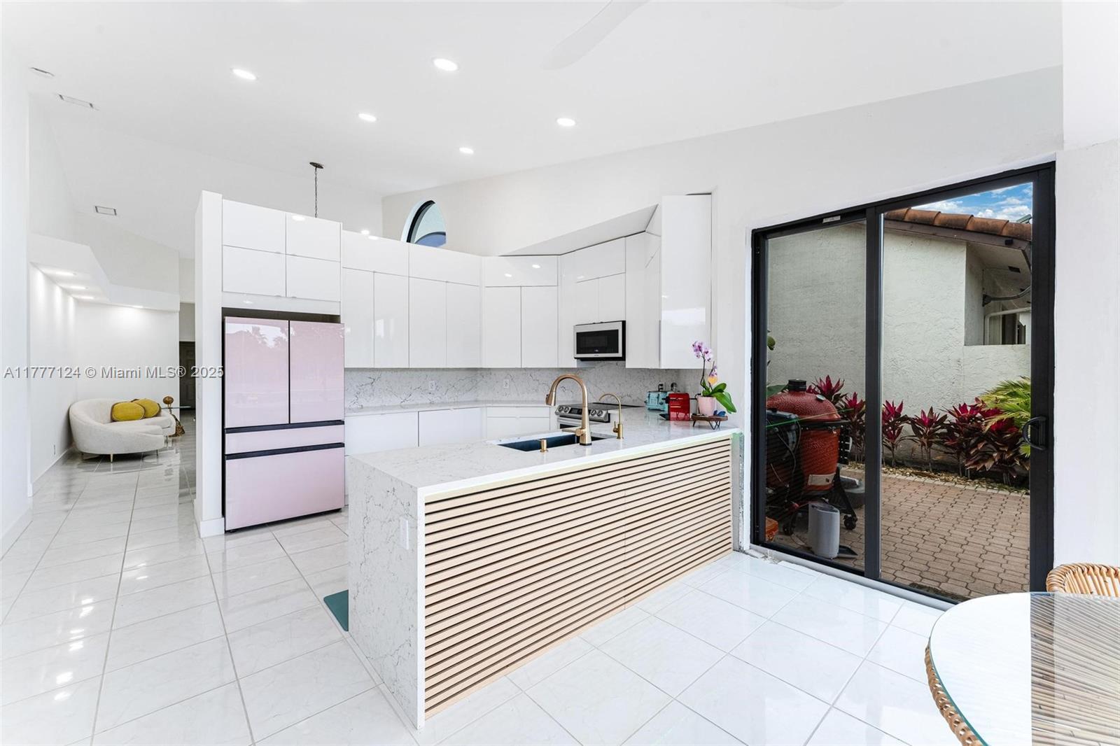 VILLA STEL - Residential Lease