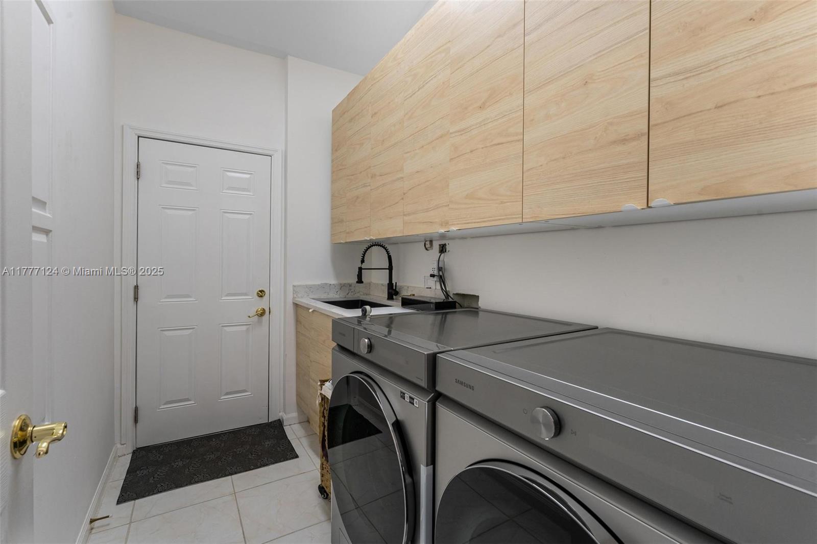 VILLA STEL - Residential Lease