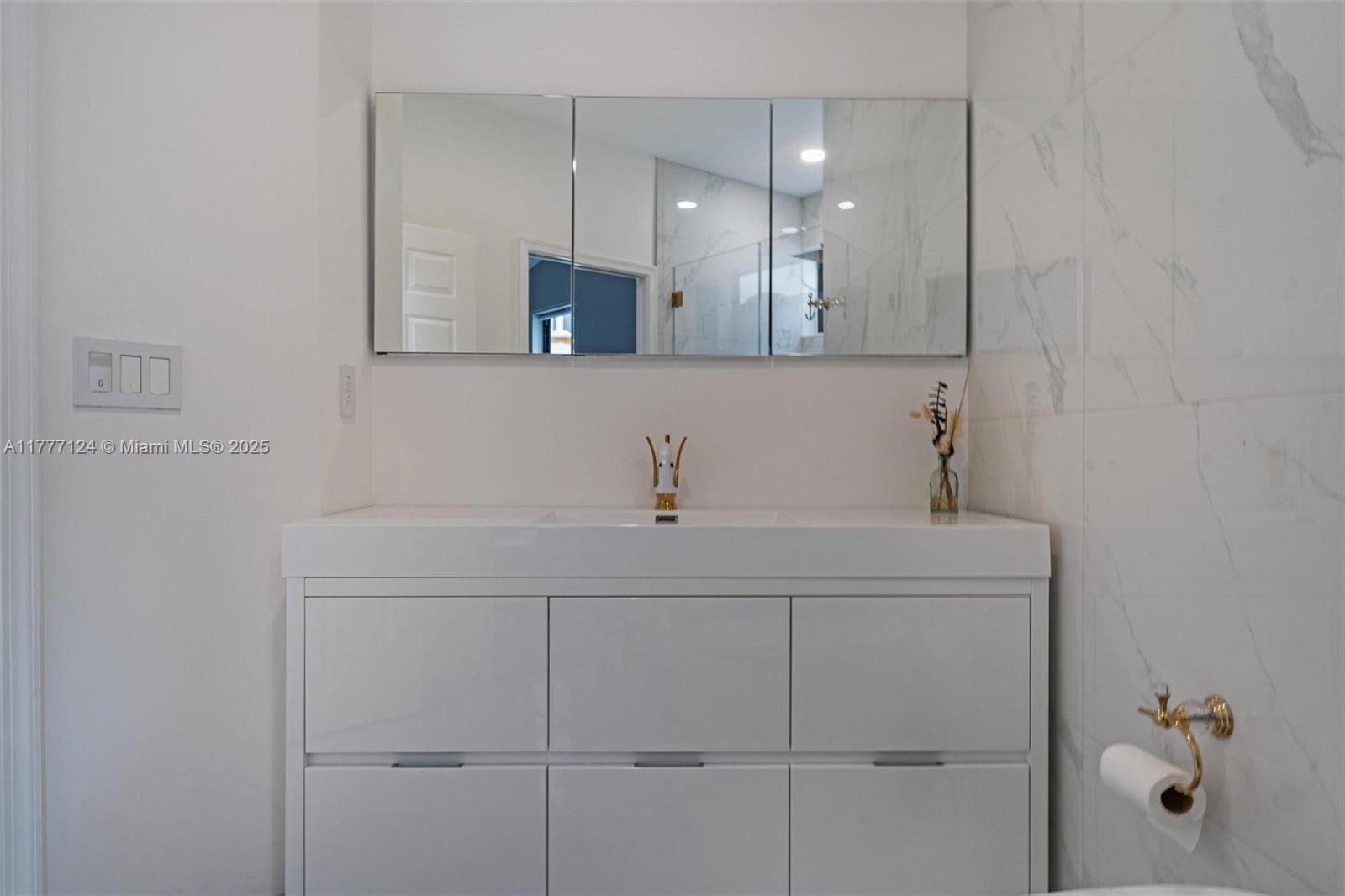 VILLA STEL - Residential Lease