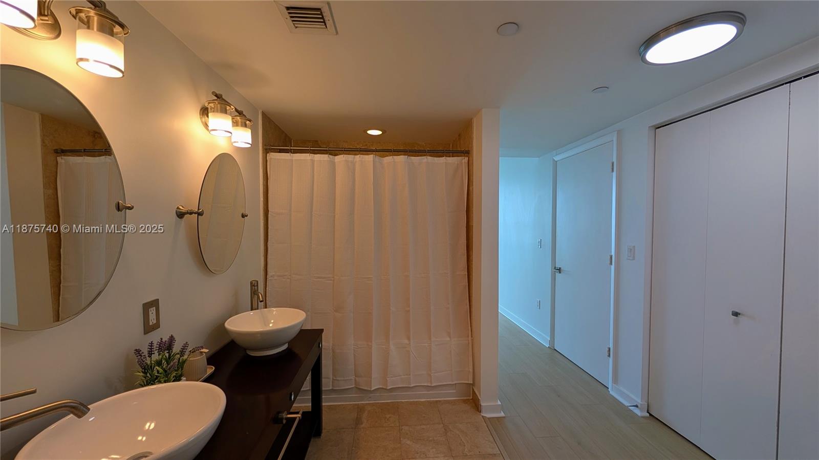 WIND CONDO - Residential Lease