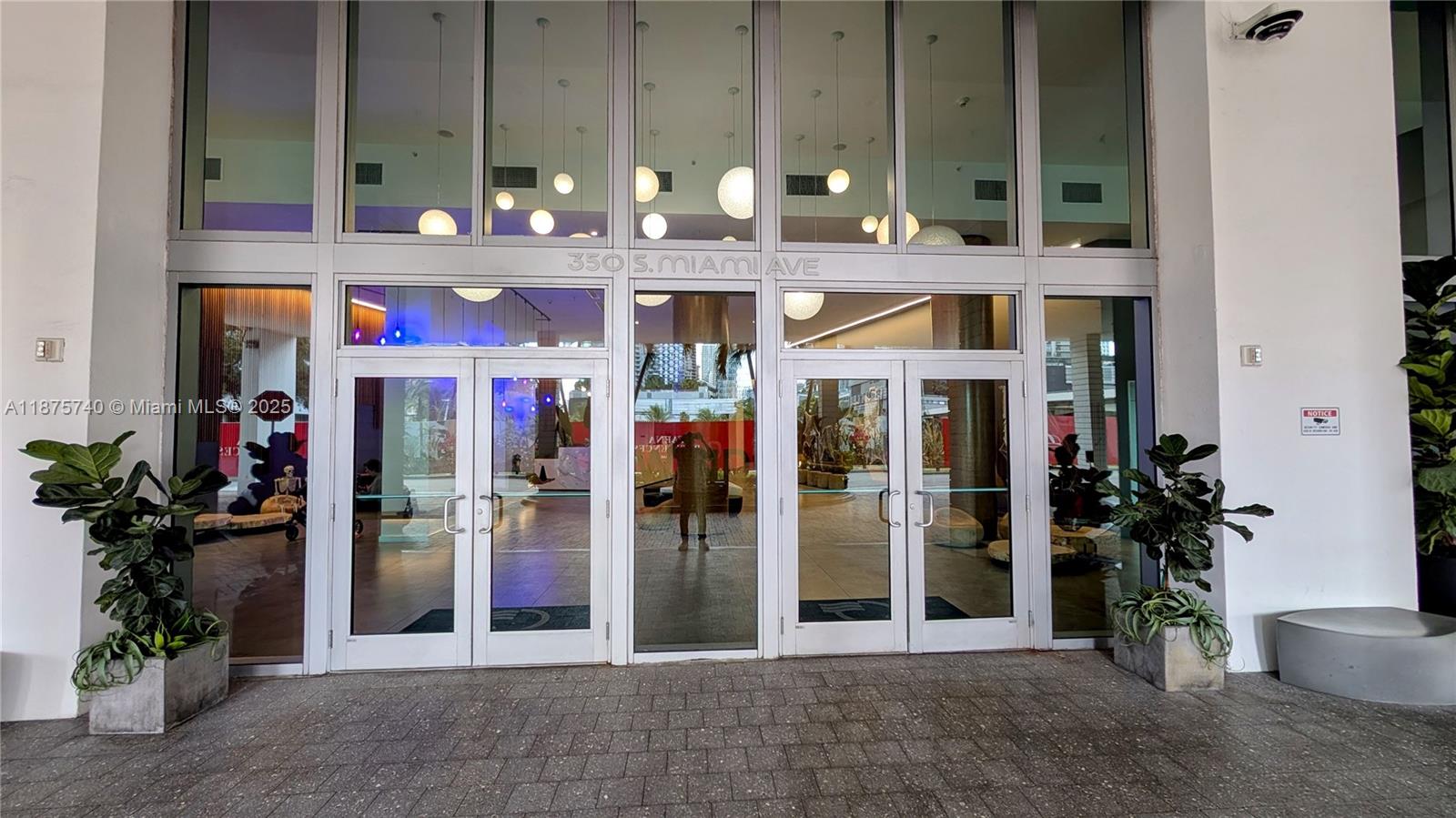 WIND CONDO - Residential Lease