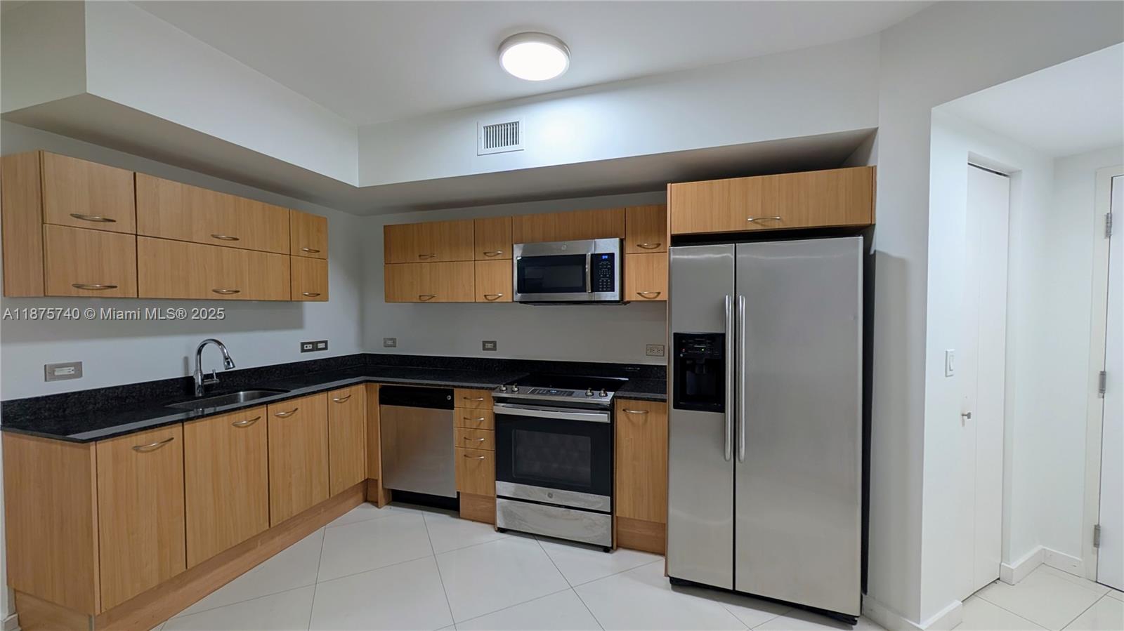 WIND CONDO - Residential Lease