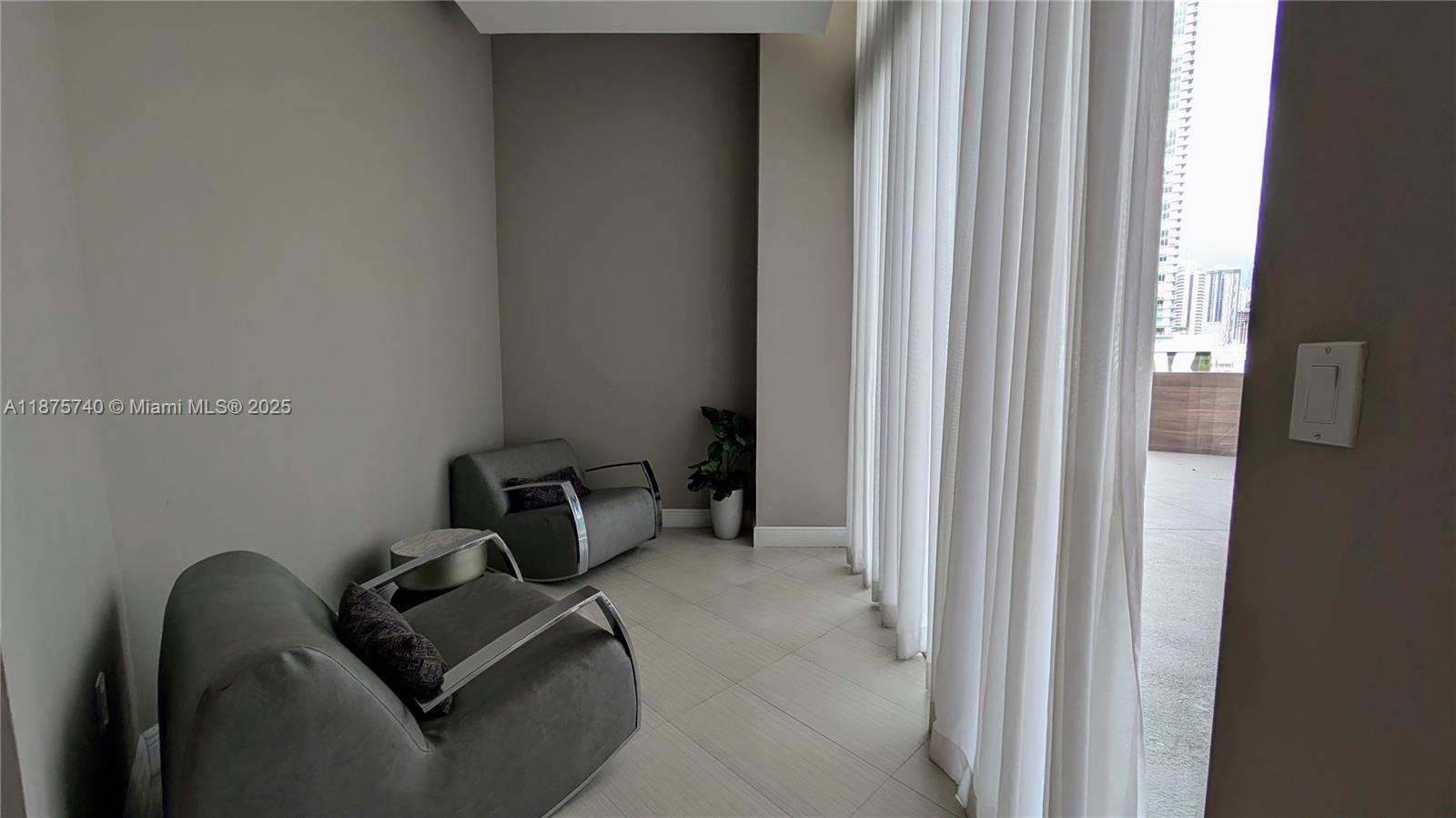 WIND CONDO - Residential Lease