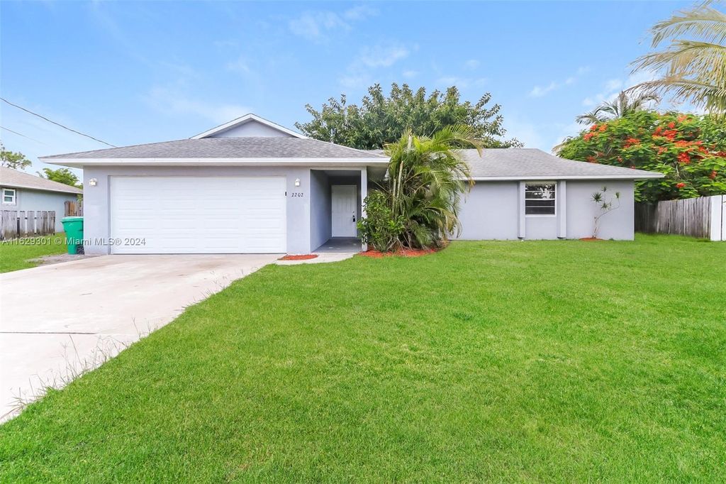 Photo of 2202 SE Montauk St, Port Saint Lucie, FL 34952 (MLS # A11629301)