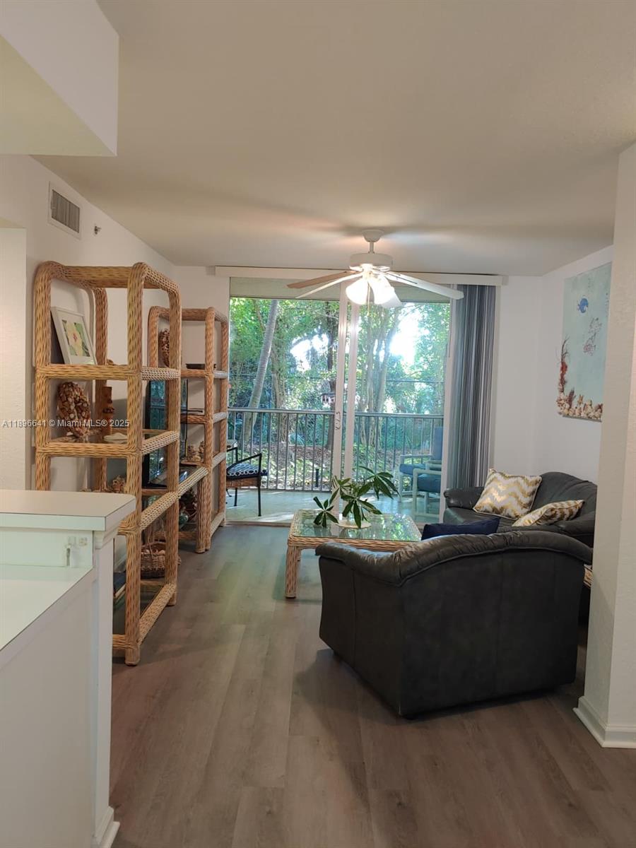 THE RESIDENCE - Residential