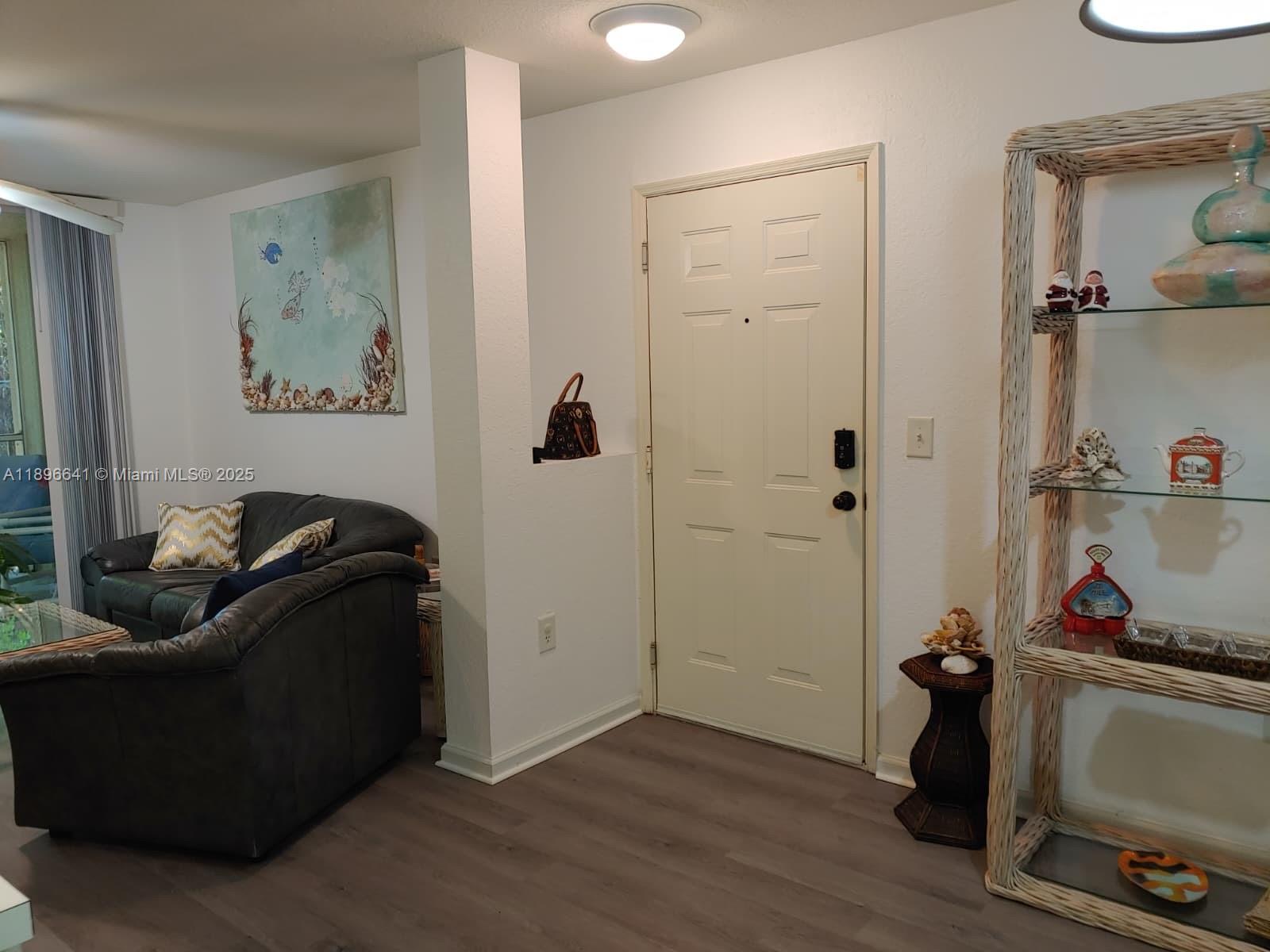 THE RESIDENCE - Residential