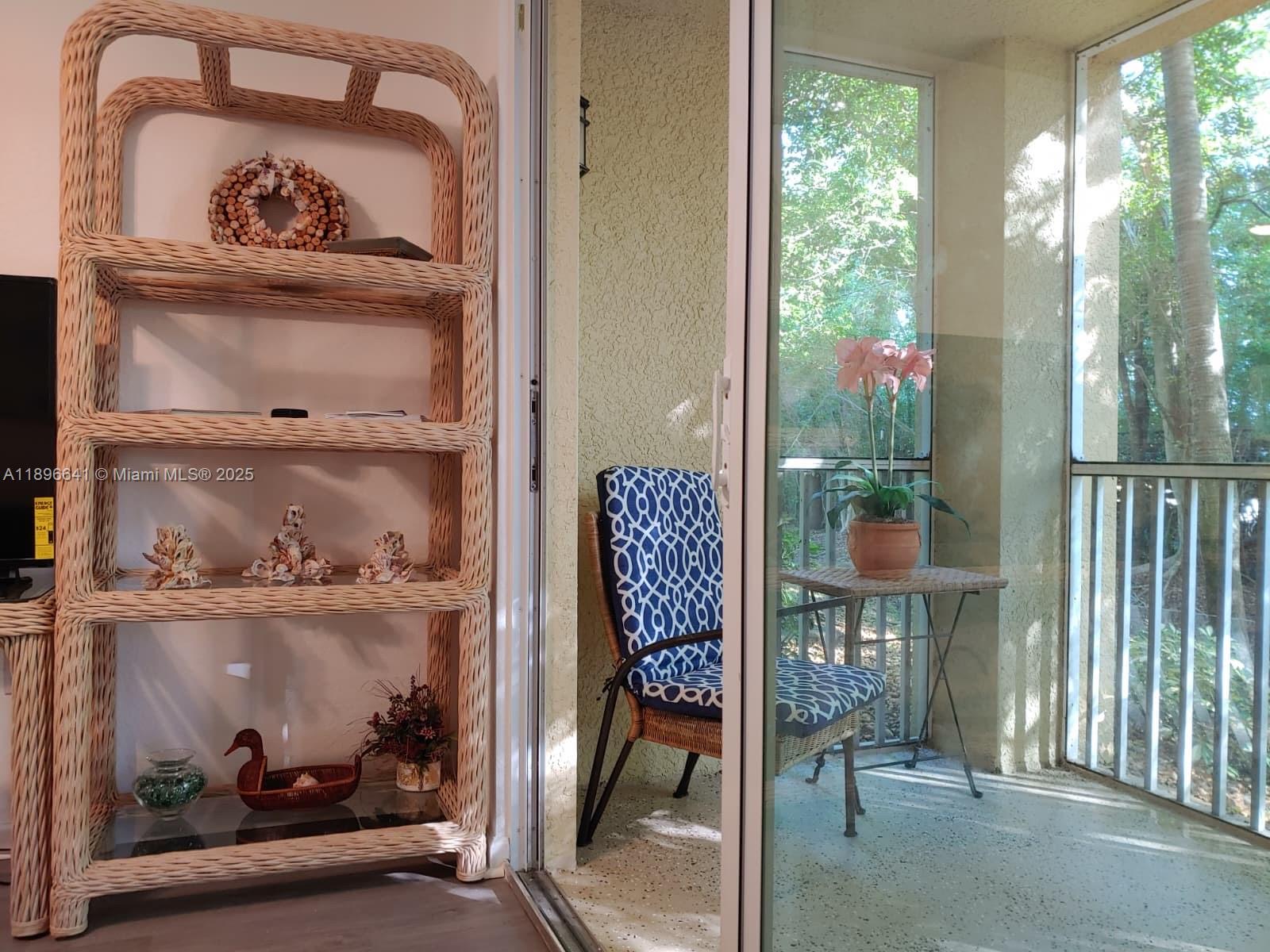 THE RESIDENCE - Residential