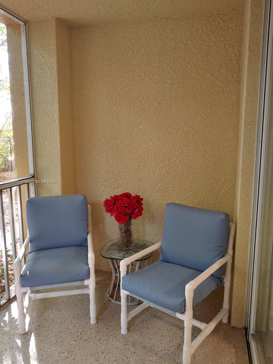 THE RESIDENCE - Residential