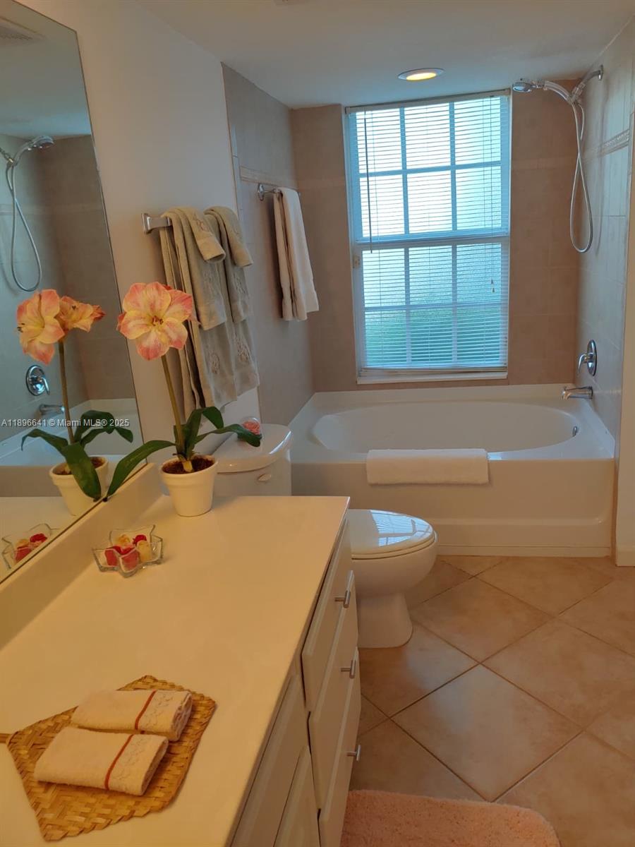 THE RESIDENCE - Residential